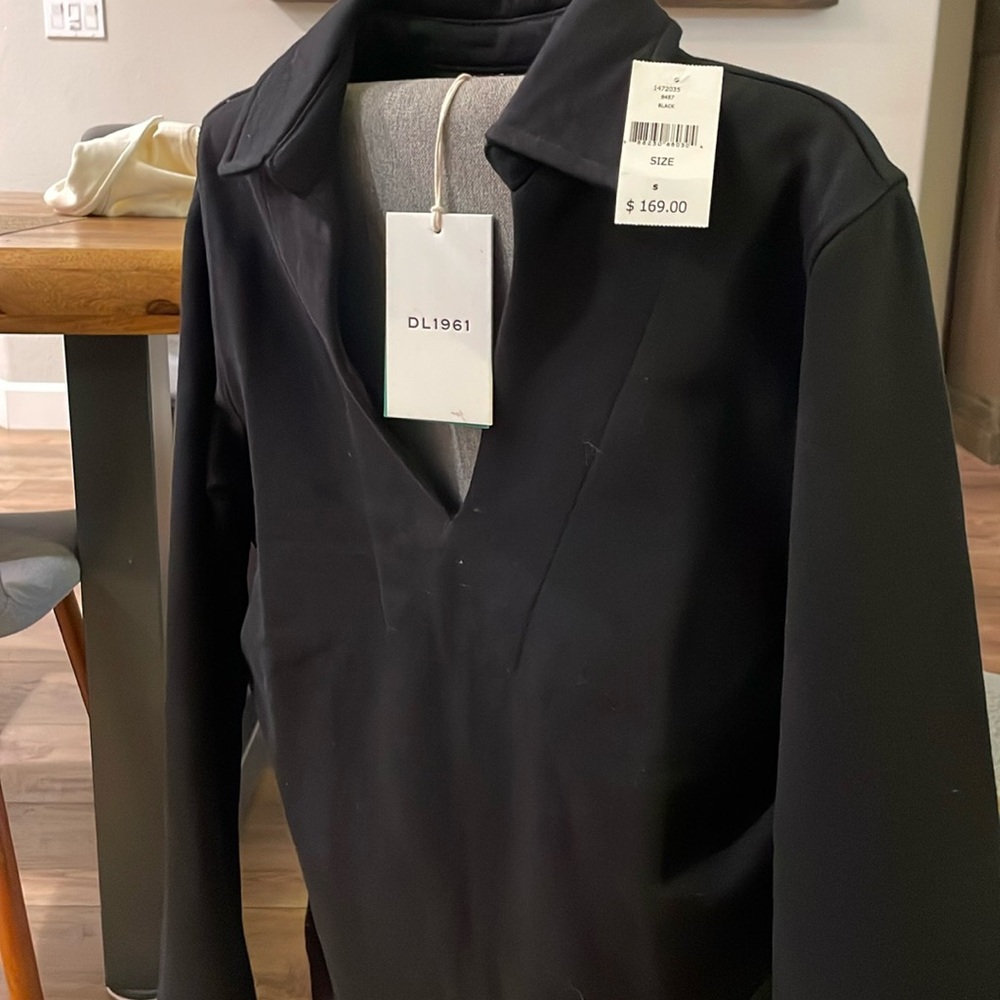 DL1961 black sweatshirt with collar and side slit